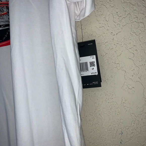 Standard fit Nike t shirt size 2XL - Picture 16 of 16